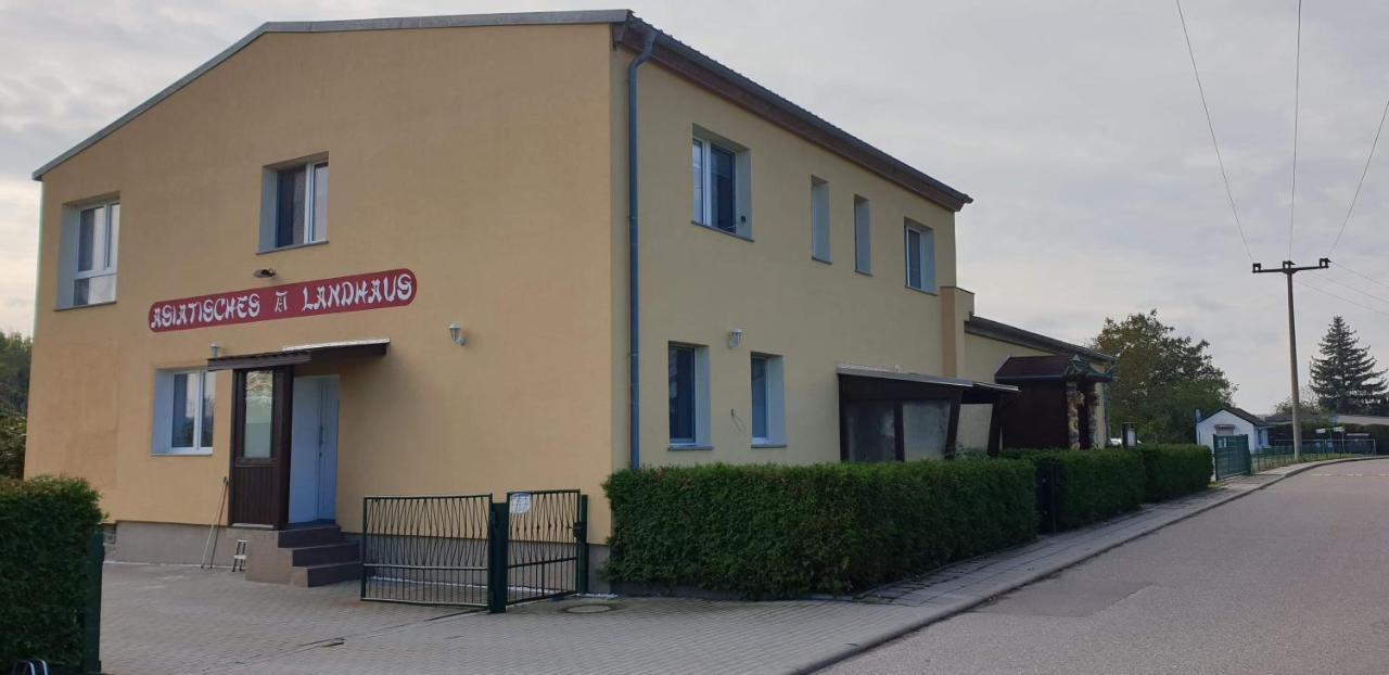 Asiatisches Landhaus Braunsbedra Exterior photo